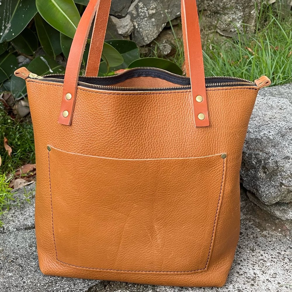 Portland Leather Goods Medium Leather Tote in Dune